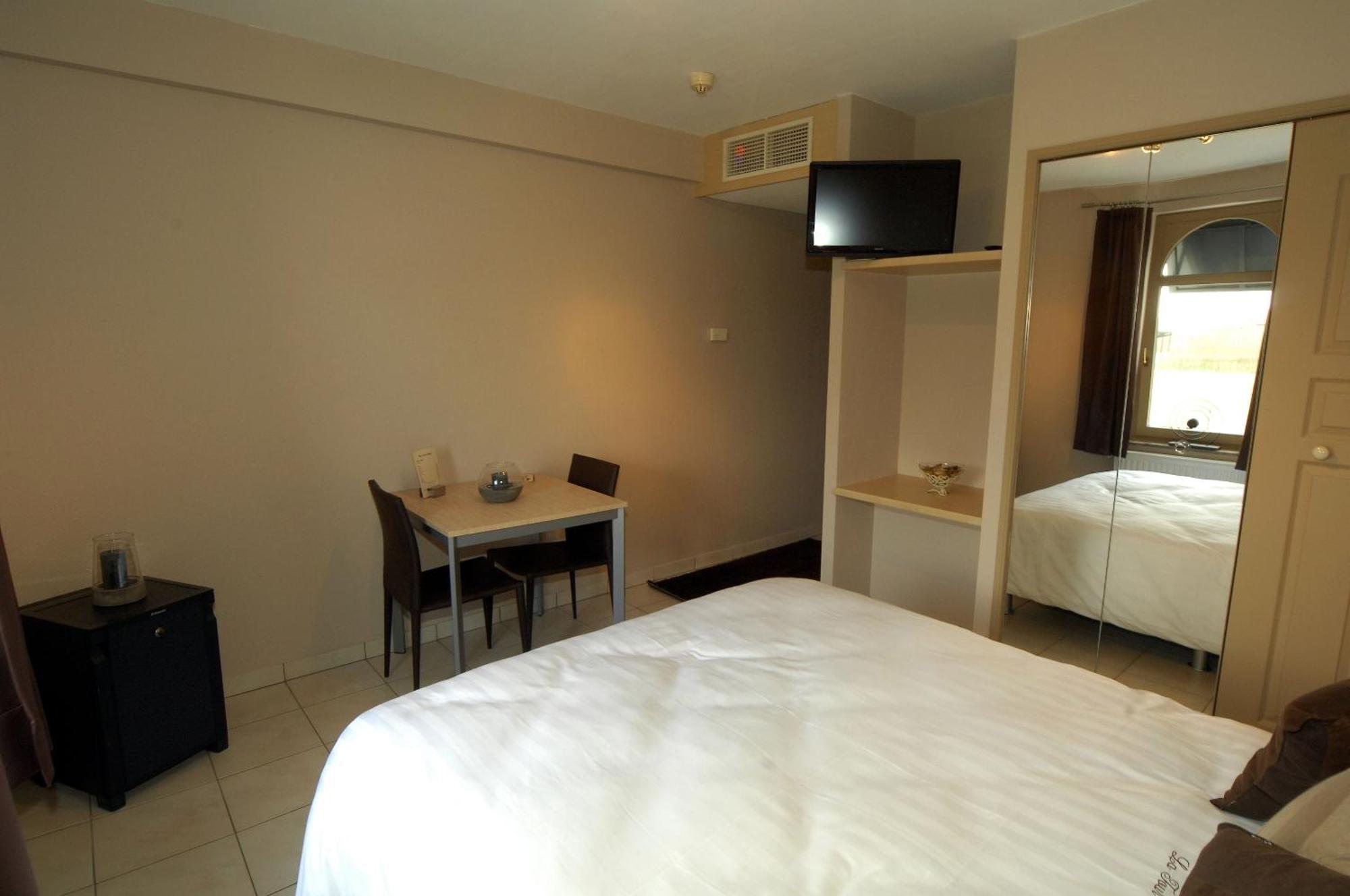 Hotel Le Saint Loup غمبلو المظهر الخارجي الصورة