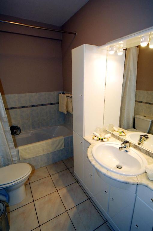 Hotel Le Saint Loup غمبلو الغرفة الصورة